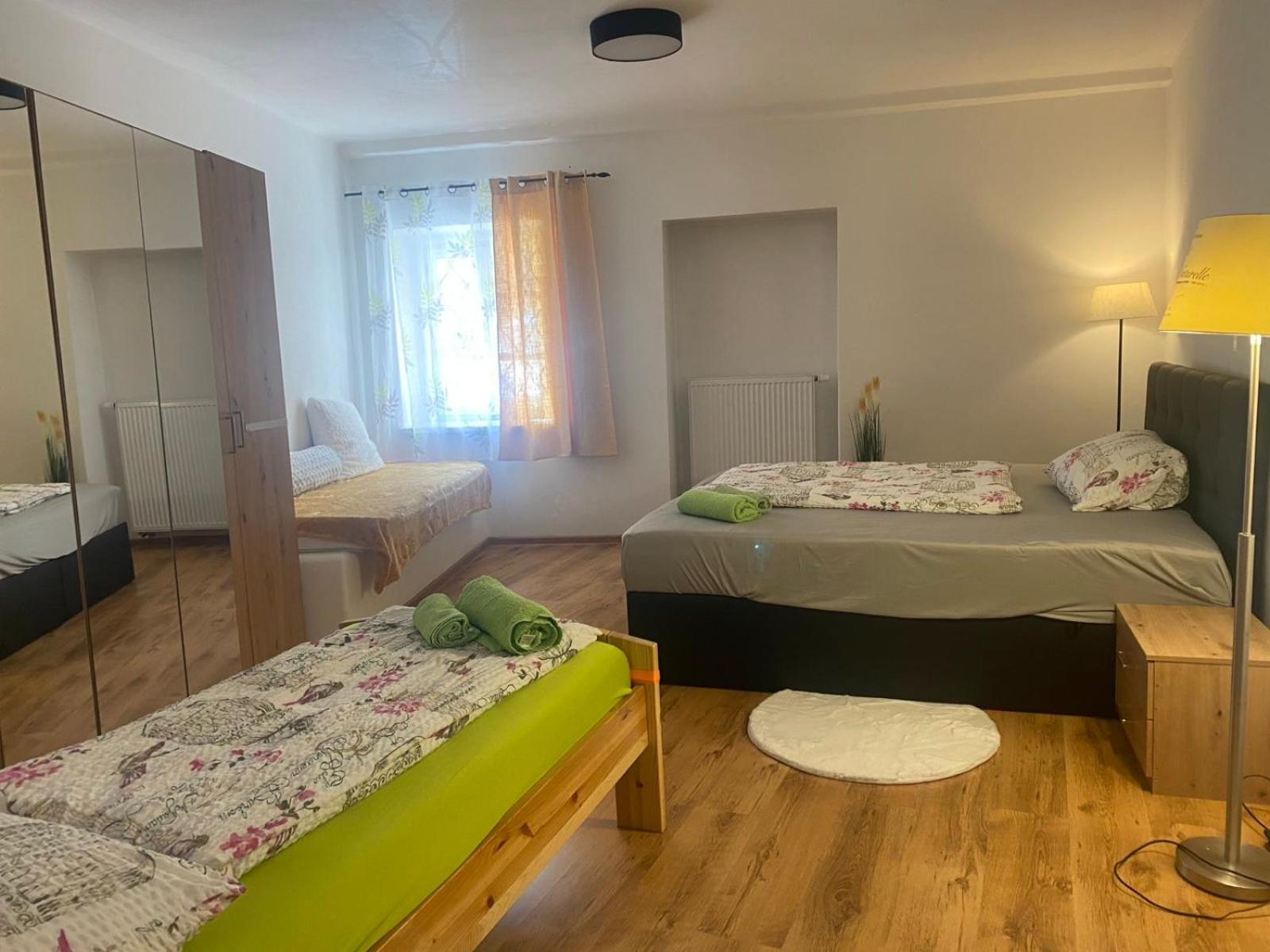 Apartment Am Schlosspark 2 Хеб Екстер'єр фото