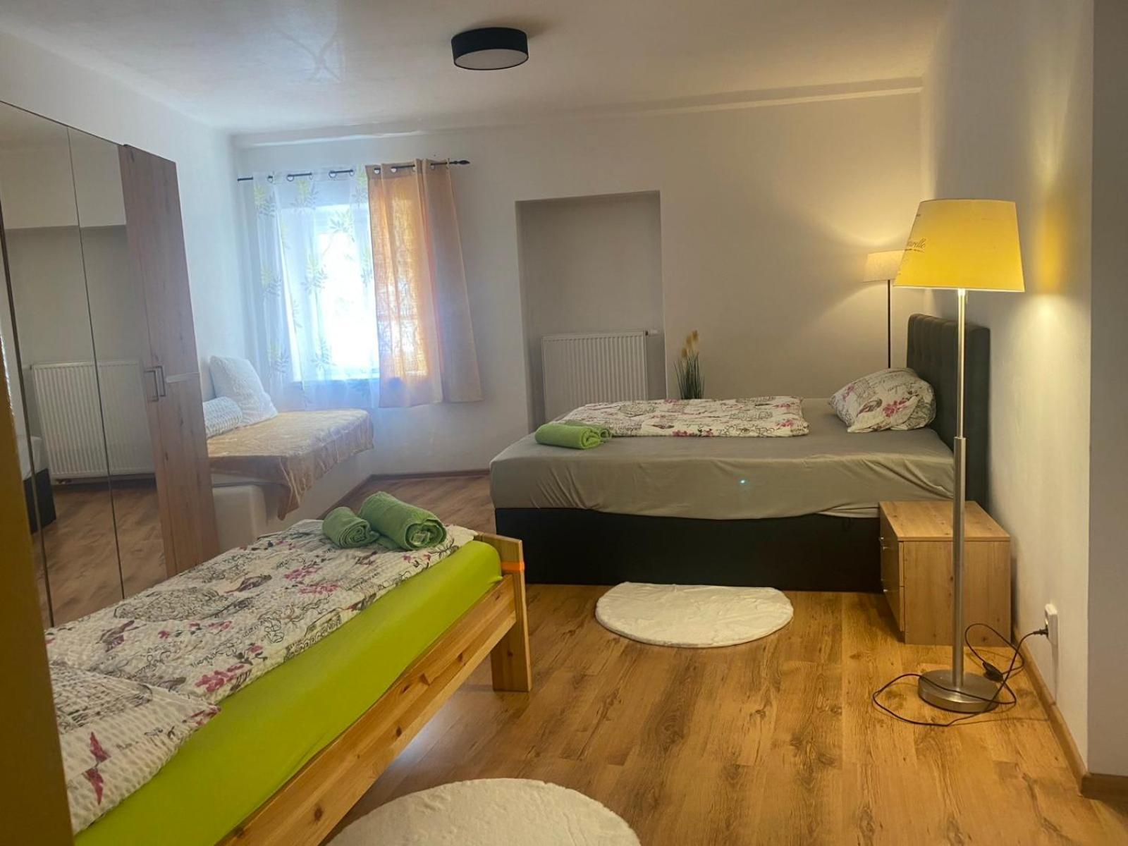 Apartment Am Schlosspark 2 Хеб Екстер'єр фото
