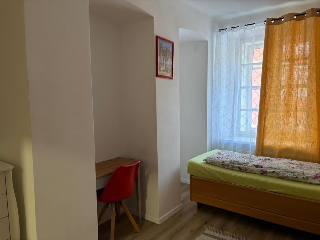Apartment Am Schlosspark 2 Хеб Екстер'єр фото